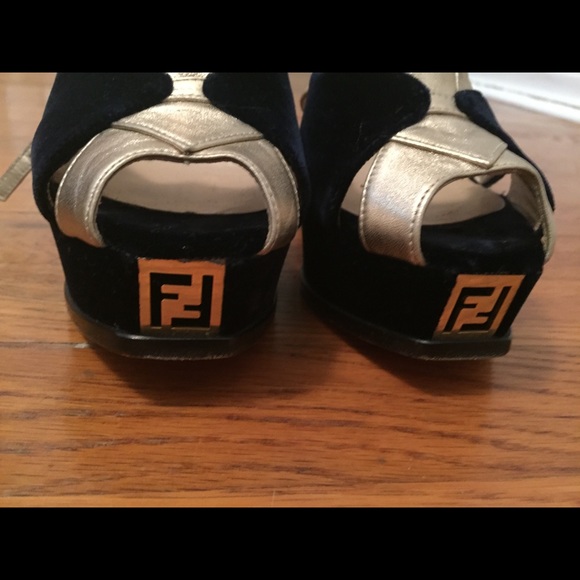 Fendi Navy Velvet & Gold Logo Leather Heels 7.5/38 - Picture 5 of 7